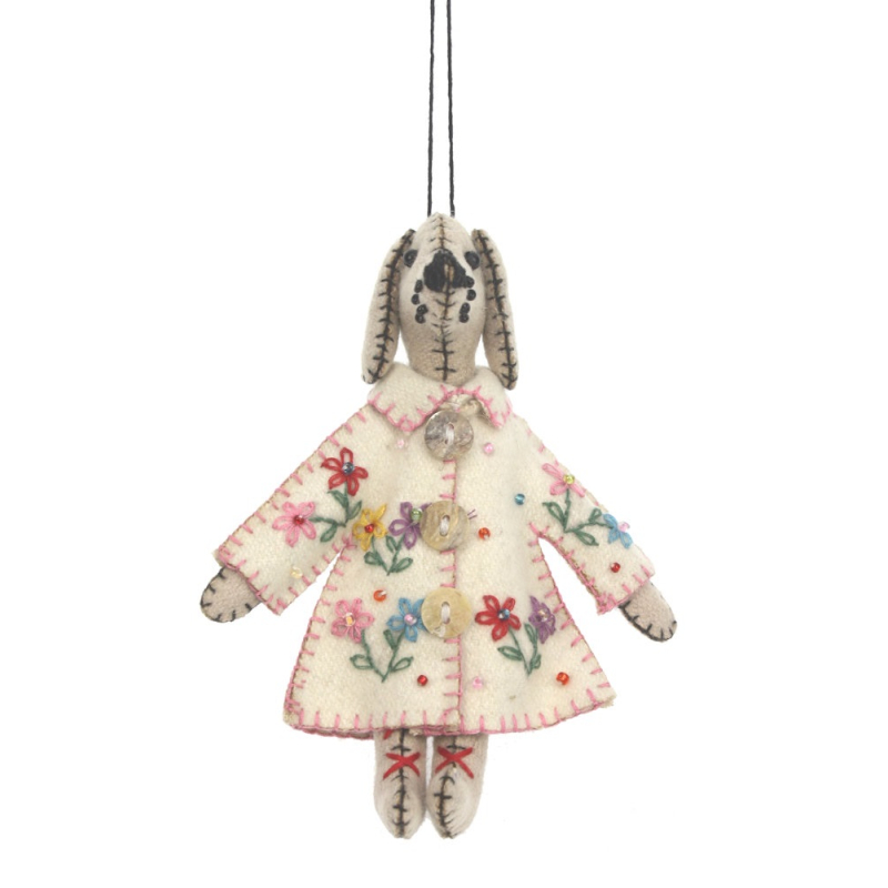 Hond met jas wit/bloemen, vilt 14cm