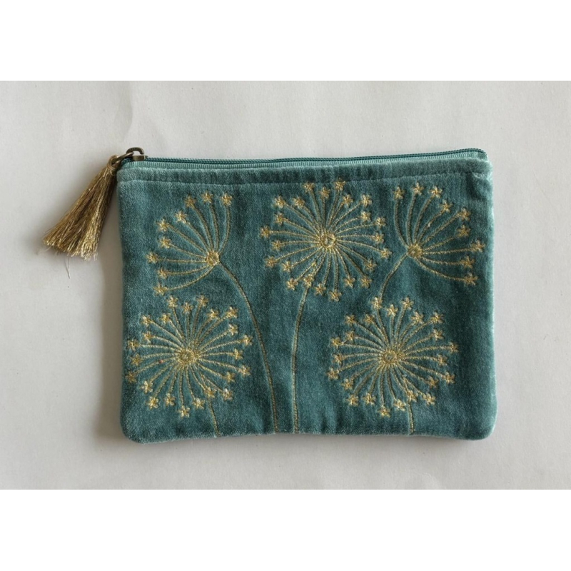 Etui fluweel blauw met geborduurde bloemen 21x16cm