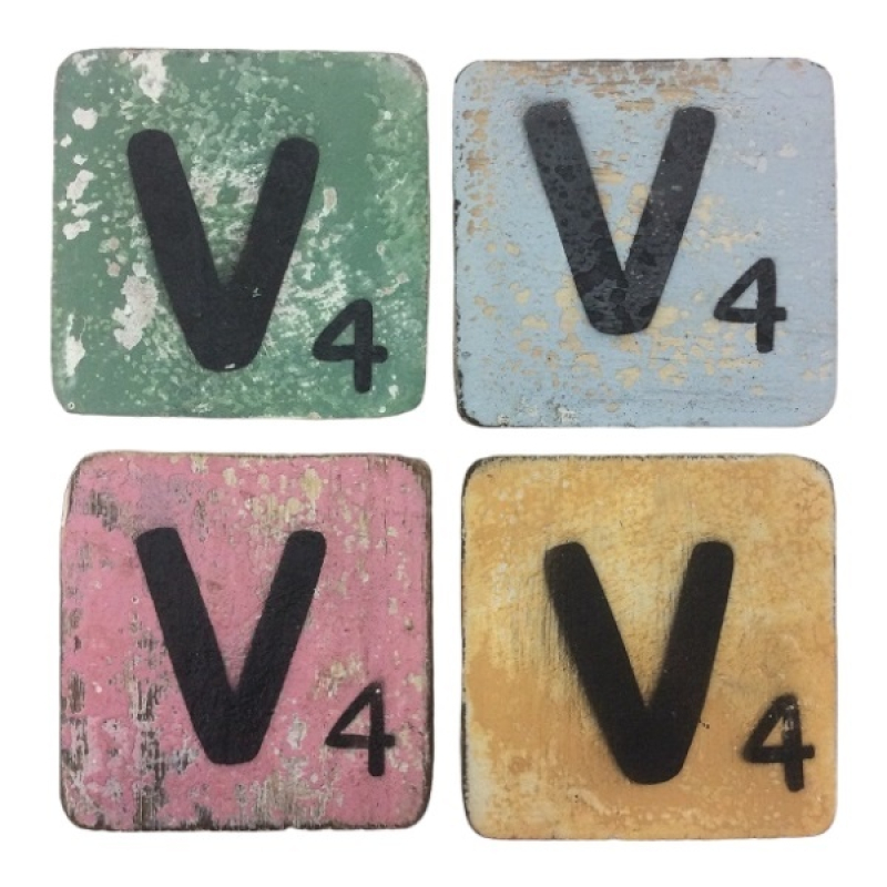 Letter V 20x20 cm