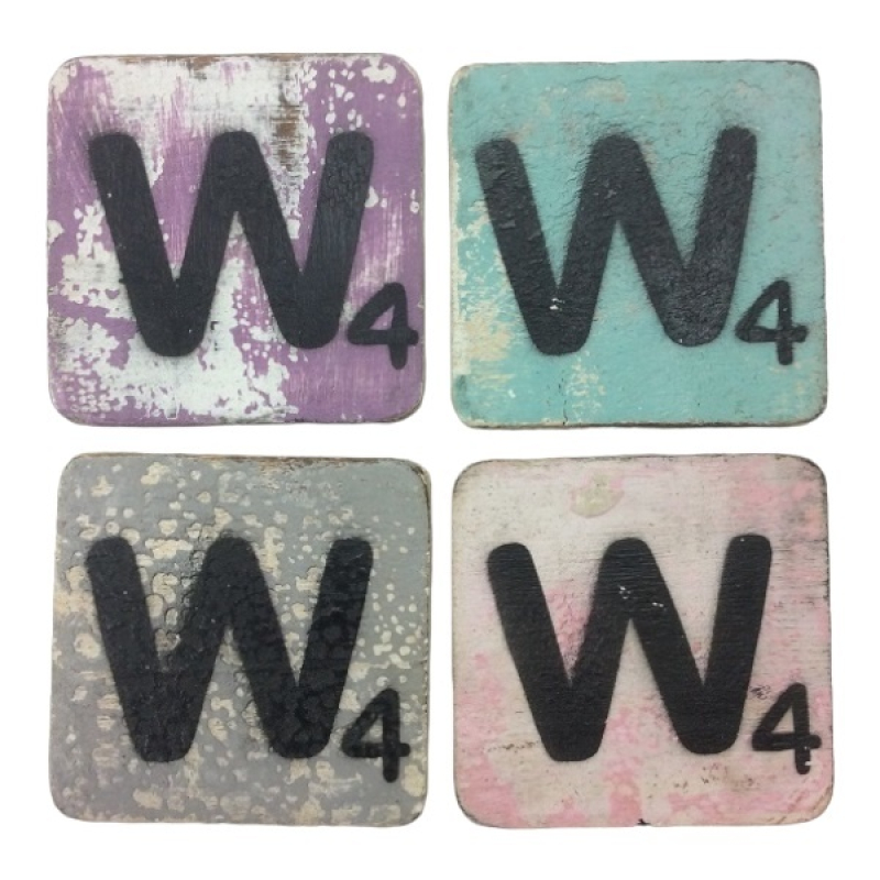 Letter W 20x20 cm