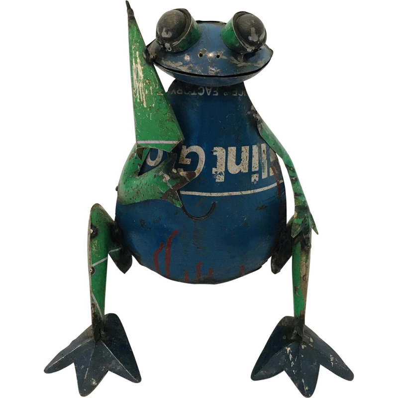 Frog sitting S umbrella