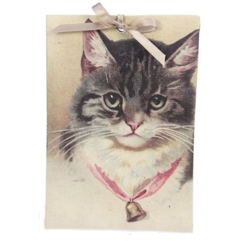 Geurzakje Kat met bel (cedar) 17x11,5cm